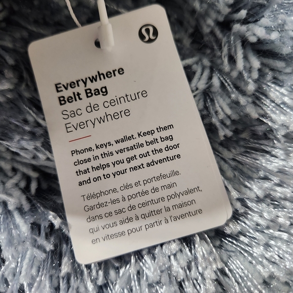 Lululemon Black and White Everywhere Belt Bag 1L - Picture 3 of 11